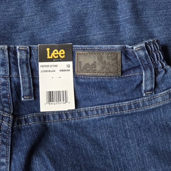 12 M Lee Women's Relaxed Fit Side Waist Elastic Tapered Leg Jeans Mid Rise Blue - Picture 8 of 16